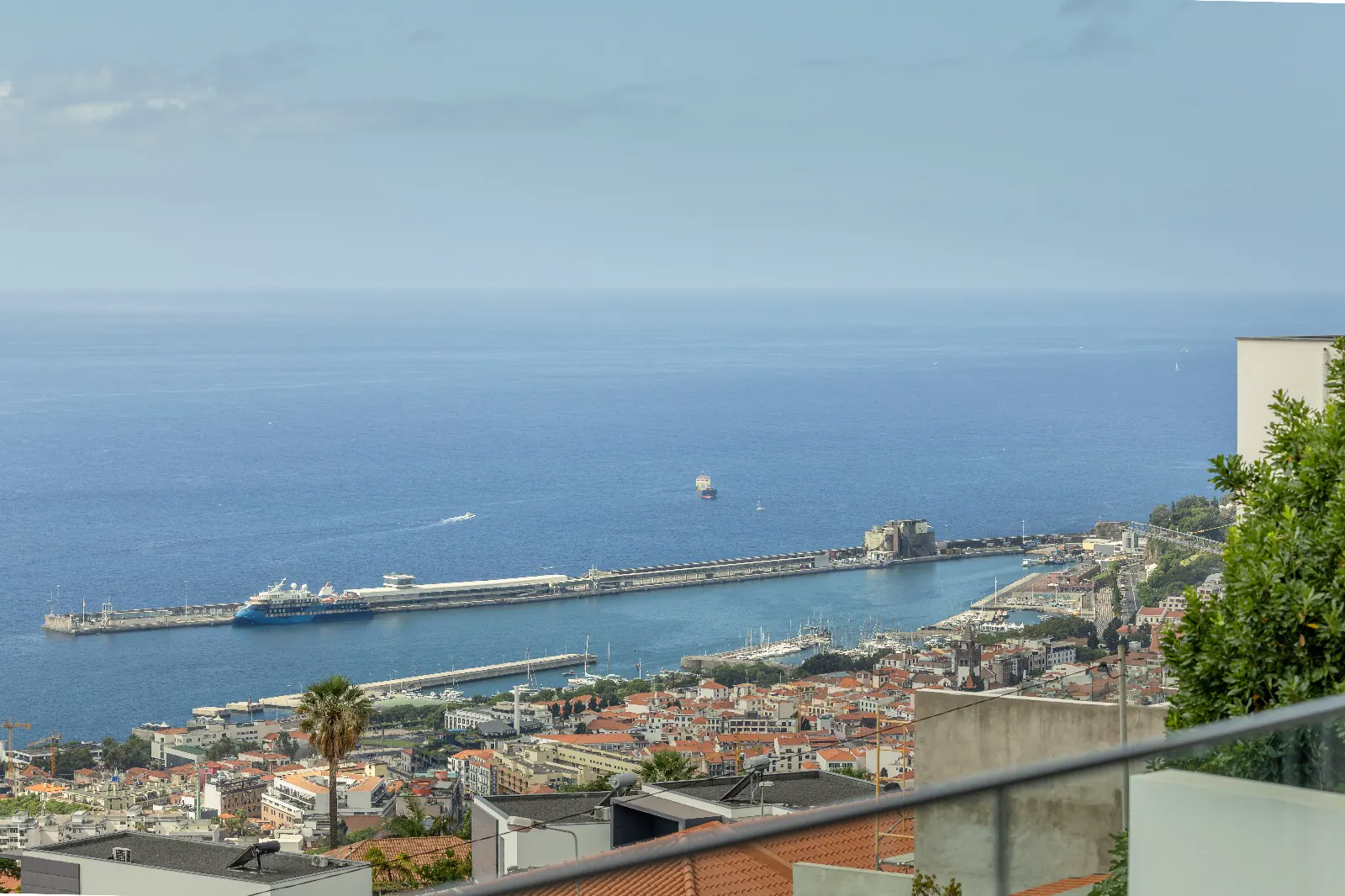 Vue sur la baie de Funchal depuis une maison sur les hauteurs